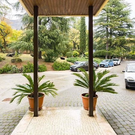 Апартаменти Residenza Al Vittoriale - By Host4U Гардоне-Рив'єра Екстер'єр фото